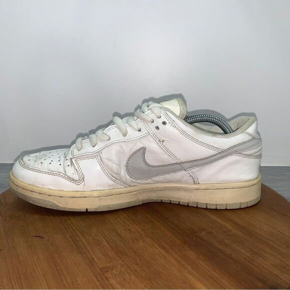 Nike Dunk Low Pro B Men’s 9.5 White Neutral Grey Patent Leather Shoes 624044-101 main image 12